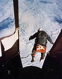 220px-Kittinger-jump.jpg