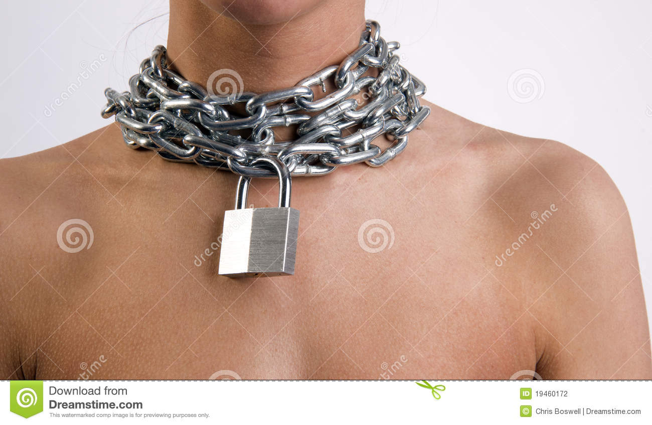 woman-neck-chains-19460172.jpg