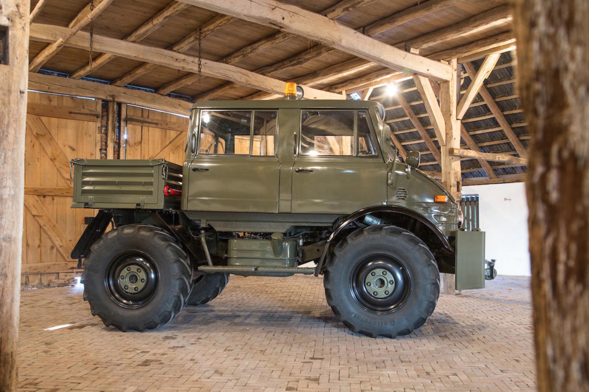 Luftwaffe-Mercedes-Benz-Unimog-2.jpg