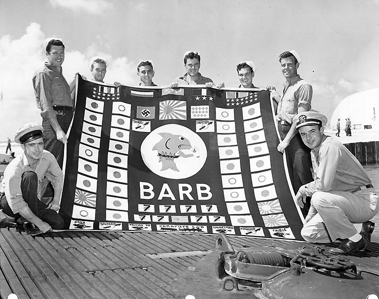 USS_Barb_crew_1945_i03570.jpg