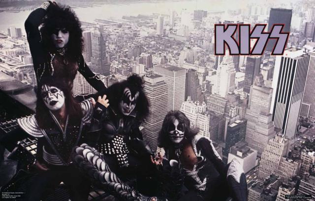 kiss-empire-state-building.jpg