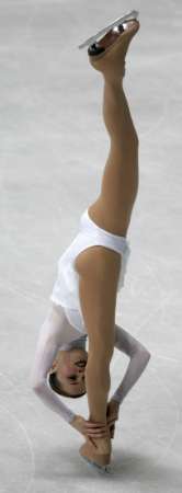 sasha_cohen_2004worlds_fs_kai_pfaffenbach_reuters.jpg