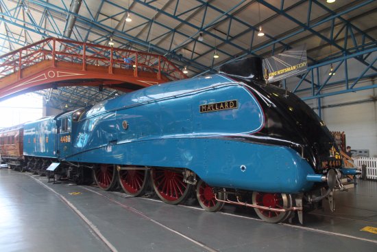 the-mallard-steam-engine.jpg